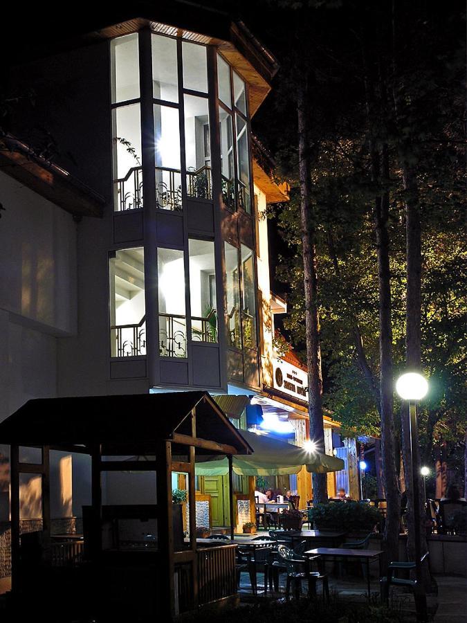 Хотел Златна Котва Kazanlak Exterior photo
