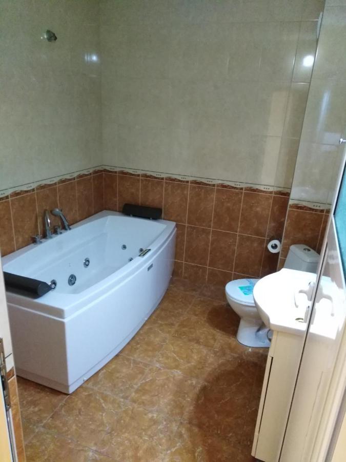 Хотел Златна Котва Kazanlak Exterior photo