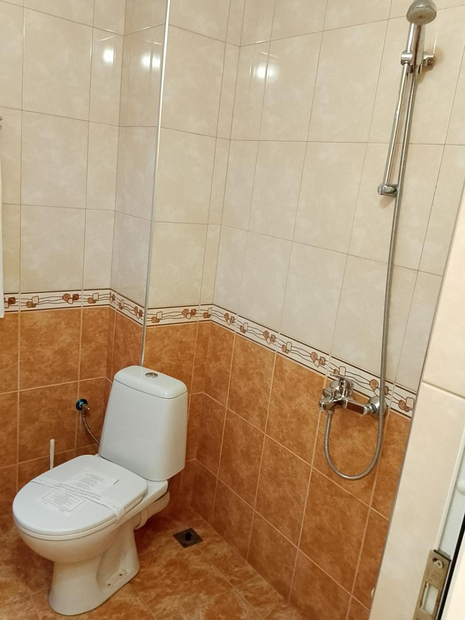 Хотел Златна Котва Kazanlak Exterior photo